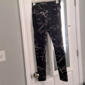 Marbled leggings with pockets